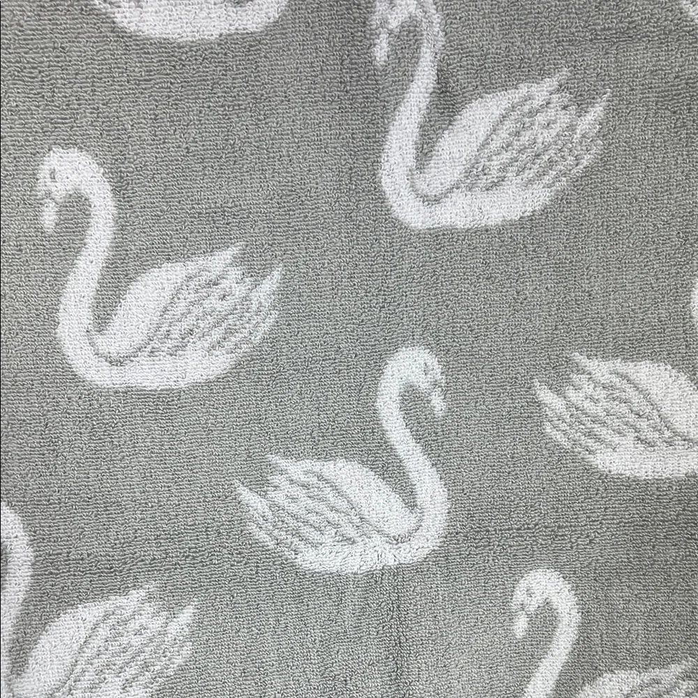 Deborah Connolly Swan Print Bath Towel Set Gray White Quick Dry Cotton 2 Pc NEW